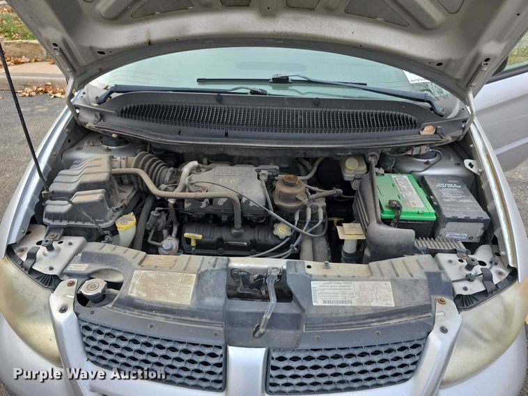 image for item FI0672 2001 Dodge Caravan van