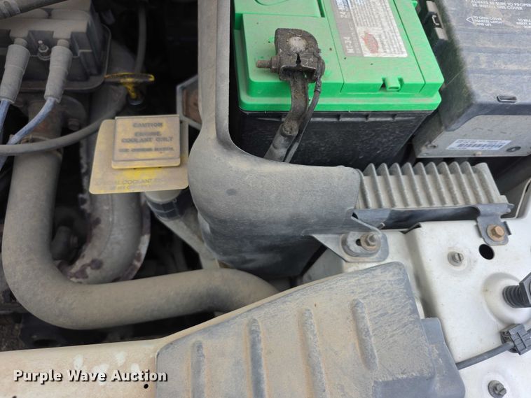 image for item FI0672 2001 Dodge Caravan van