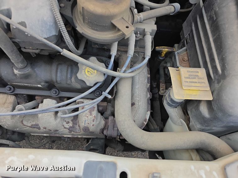 image for item FI0672 2001 Dodge Caravan van