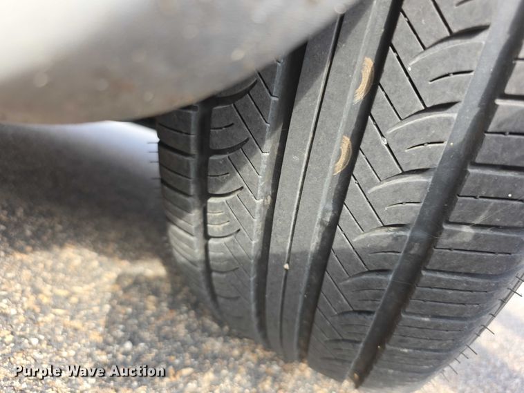 image for item FI0672 2001 Dodge Caravan van