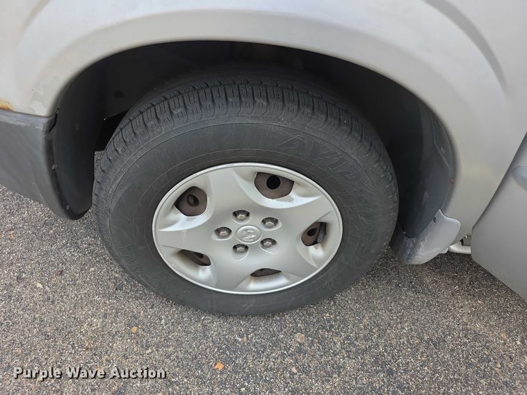 image for item FI0672 2001 Dodge Caravan van