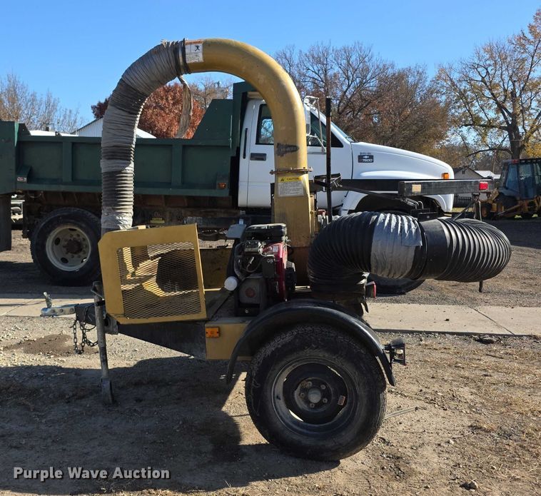 image for item FI0673 Hiway G750 leaf vacuum