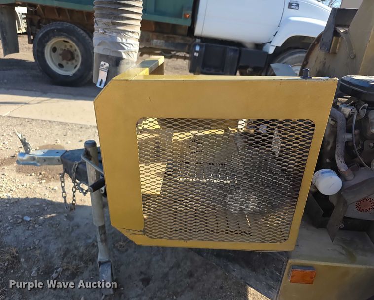 image for item FI0673 Hiway G750 leaf vacuum