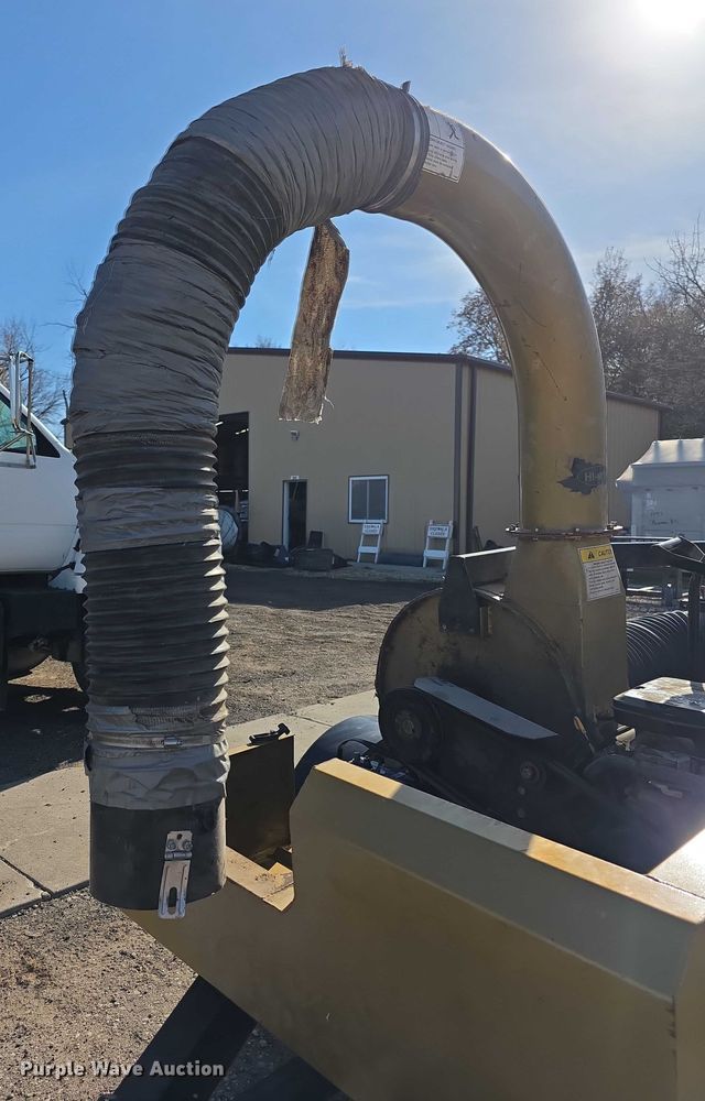 image for item FI0673 Hiway G750 leaf vacuum