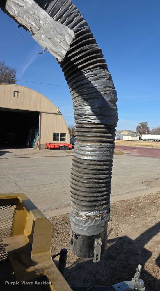 image for item FI0673 Hiway G750 leaf vacuum