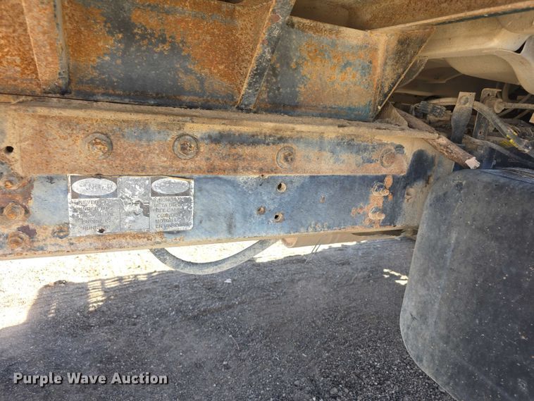 image for item FI0674 2000 Chevrolet C7500 dump truck