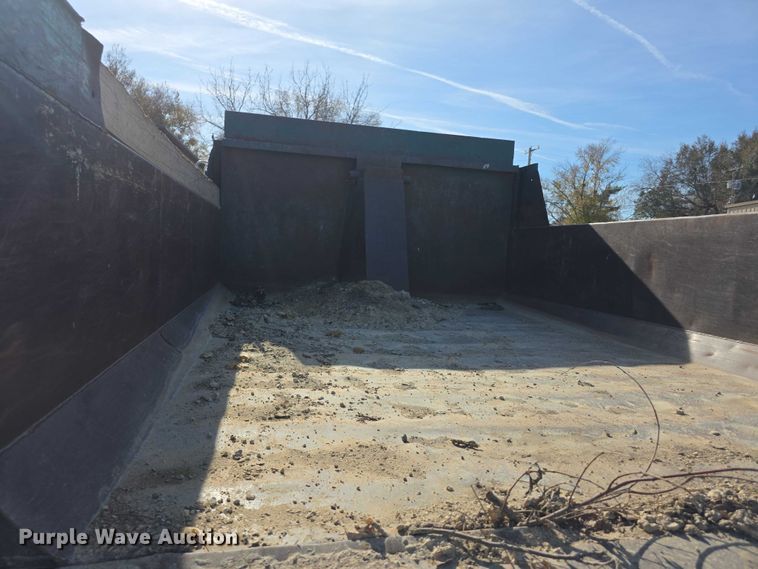 image for item FI0674 2000 Chevrolet C7500 dump truck