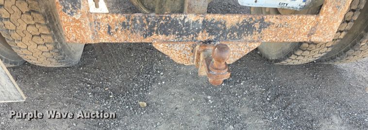 image for item FI0674 2000 Chevrolet C7500 dump truck