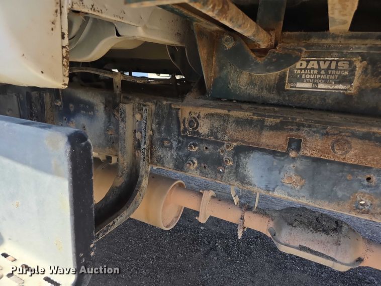 image for item FI0674 2000 Chevrolet C7500 dump truck