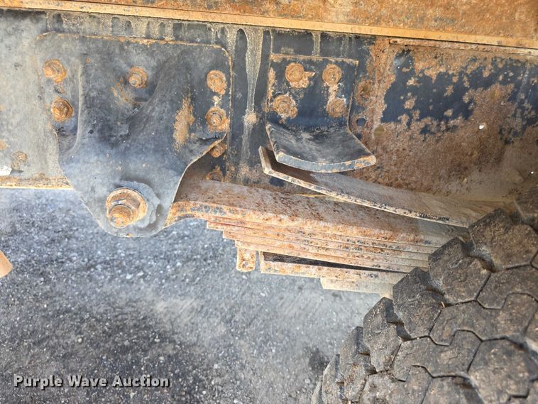 image for item FI0674 2000 Chevrolet C7500 dump truck