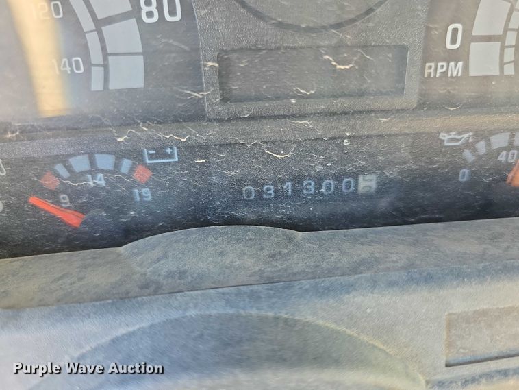 image for item FI0674 2000 Chevrolet C7500 dump truck