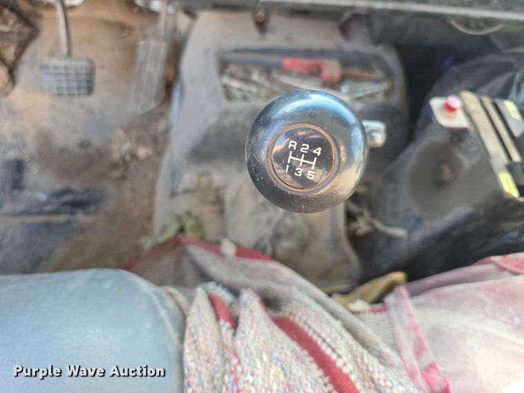 image for item FI0674 2000 Chevrolet C7500 dump truck