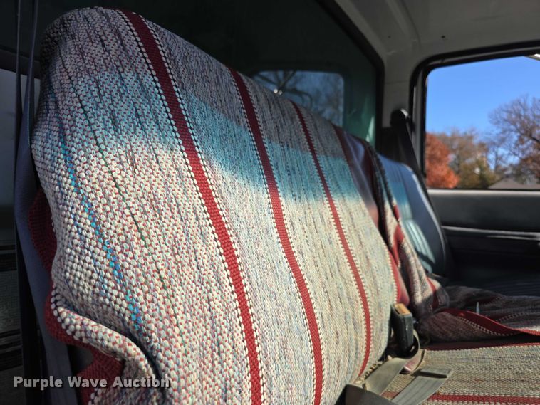 image for item FI0674 2000 Chevrolet C7500 dump truck