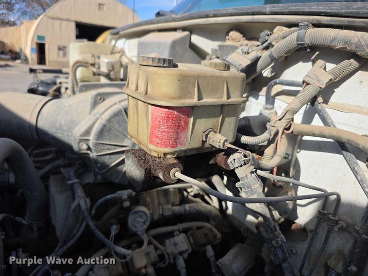 image for item FI0674 2000 Chevrolet C7500 dump truck