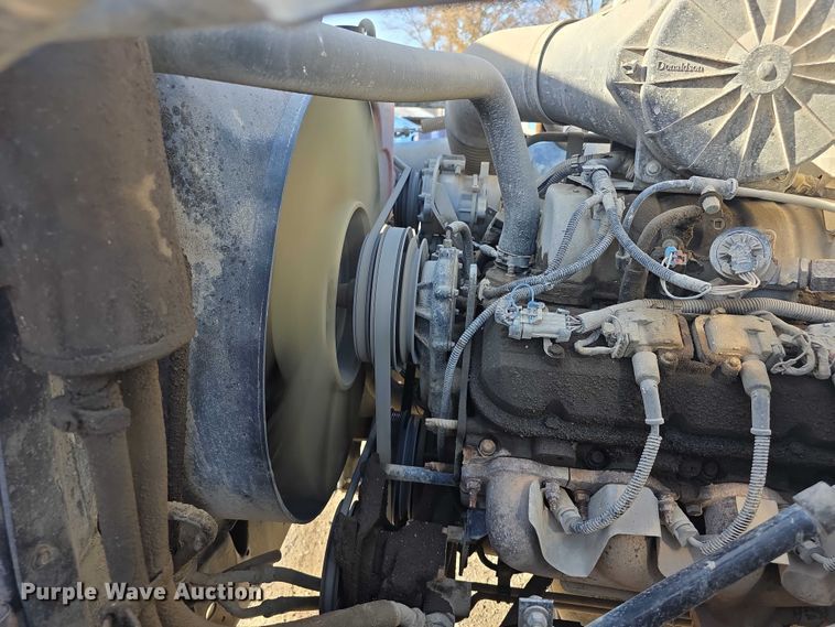 image for item FI0674 2000 Chevrolet C7500 dump truck