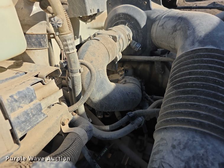 image for item FI0674 2000 Chevrolet C7500 dump truck