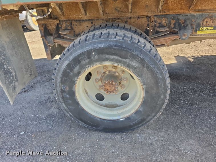image for item FI0674 2000 Chevrolet C7500 dump truck