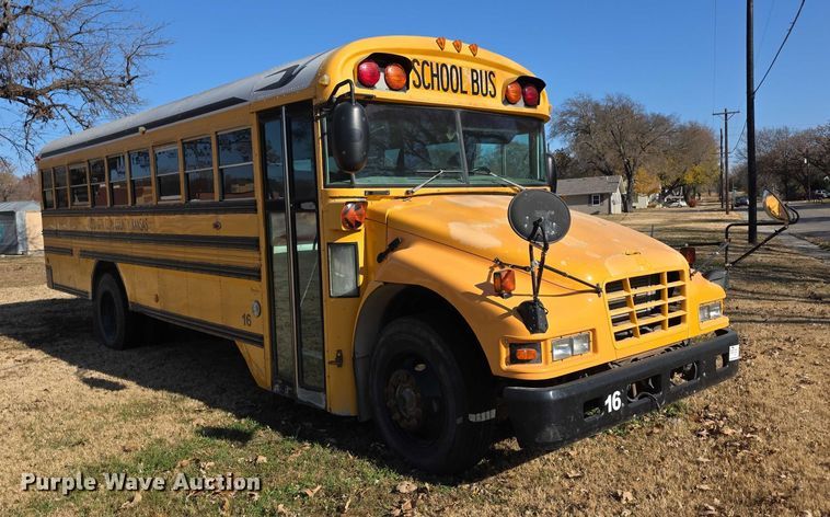 image for item FI0684 2004 Bluebird school bus