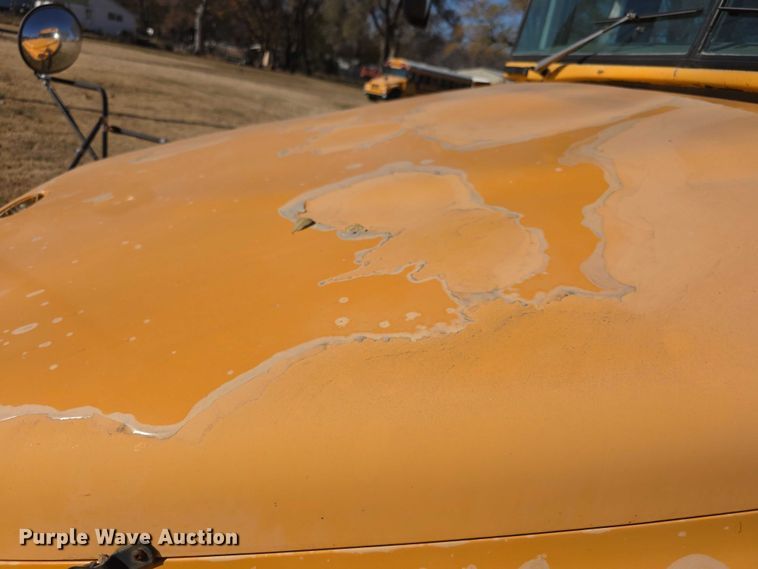 image for item FI0684 2004 Bluebird school bus