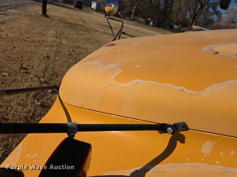 image for item FI0684 2004 Bluebird school bus