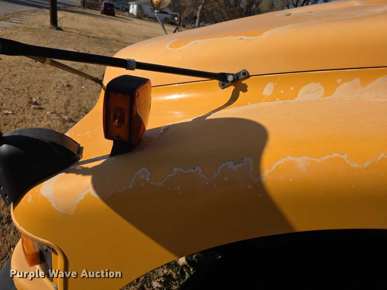 image for item FI0684 2004 Bluebird school bus