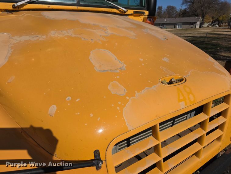 image for item FI0684 2004 Bluebird school bus