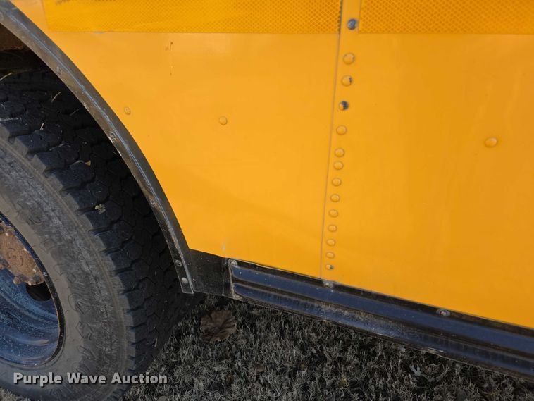 image for item FI0684 2004 Bluebird school bus