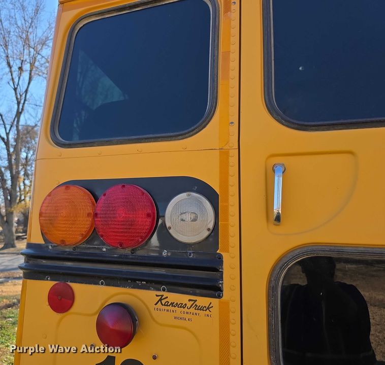 image for item FI0684 2004 Bluebird school bus