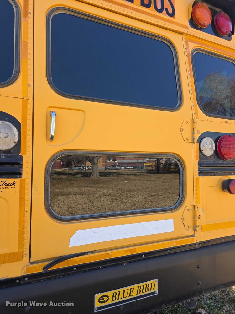 image for item FI0684 2004 Bluebird school bus
