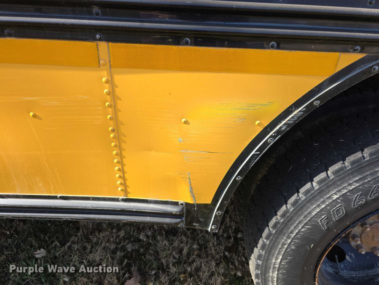 image for item FI0684 2004 Bluebird school bus