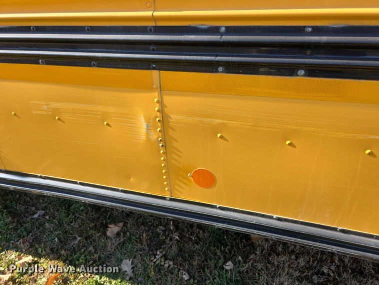 image for item FI0684 2004 Bluebird school bus