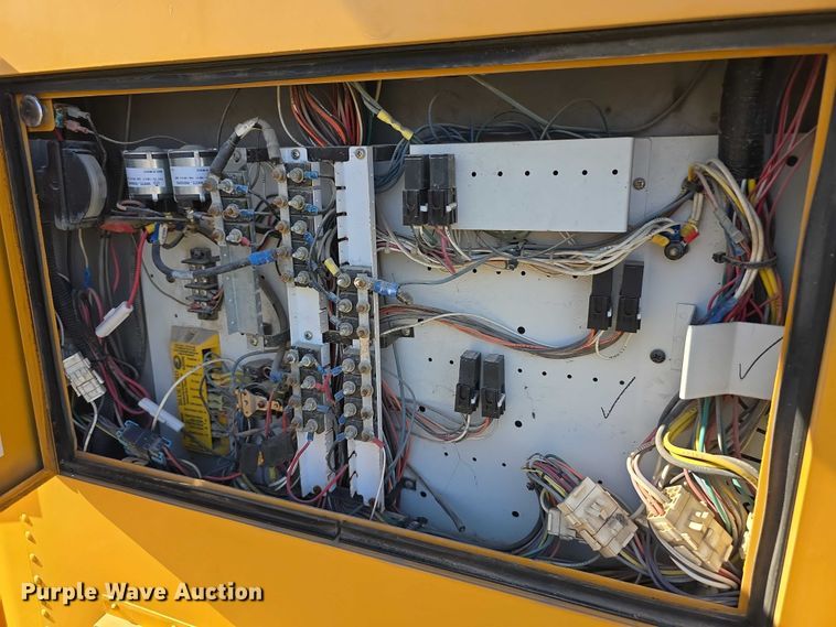 image for item FI0684 2004 Bluebird school bus