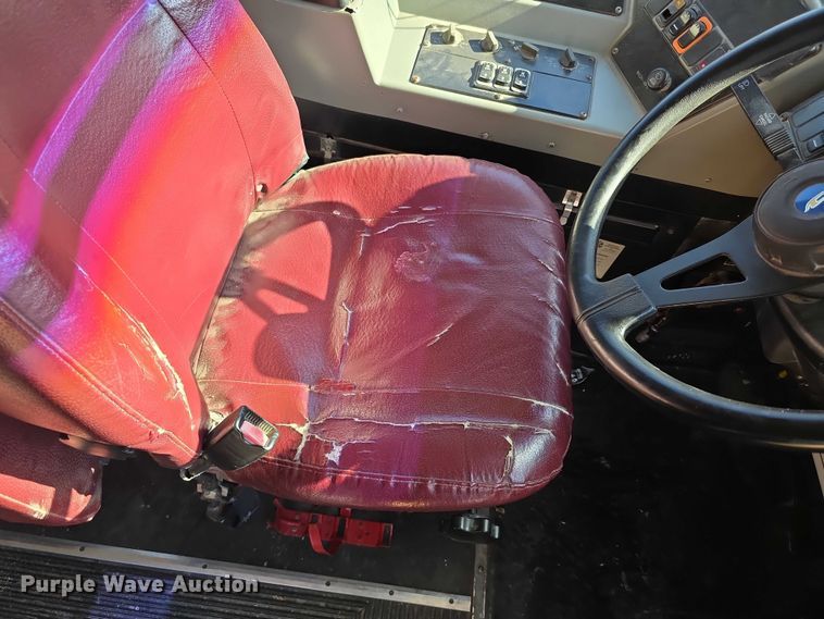 image for item FI0684 2004 Bluebird school bus