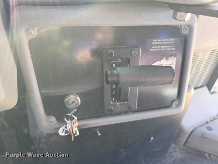 image for item FI0684 2004 Bluebird school bus