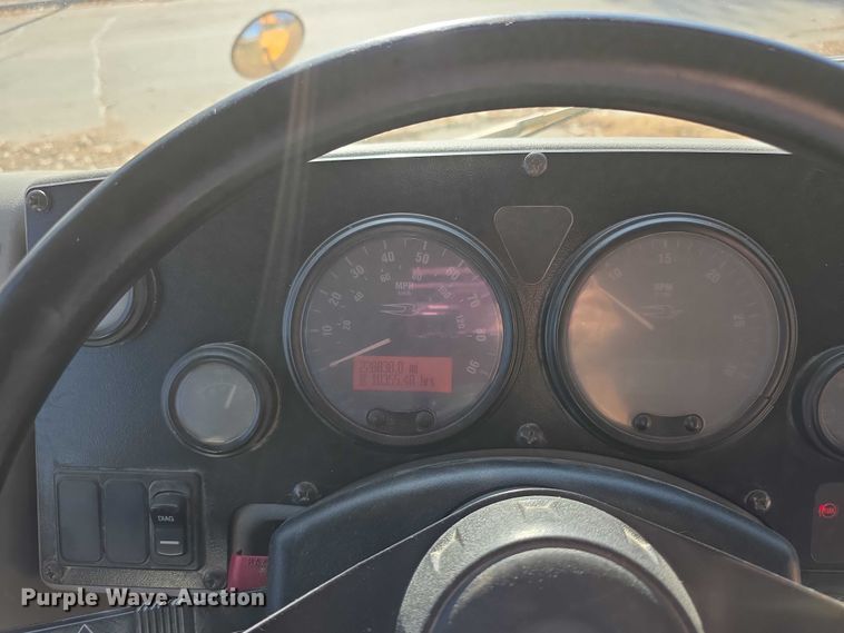 image for item FI0684 2004 Bluebird school bus