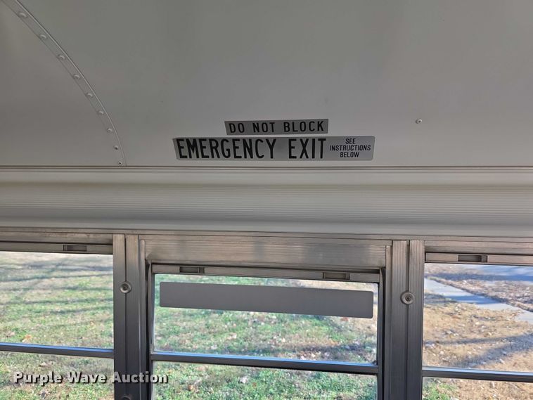 image for item FI0684 2004 Bluebird school bus