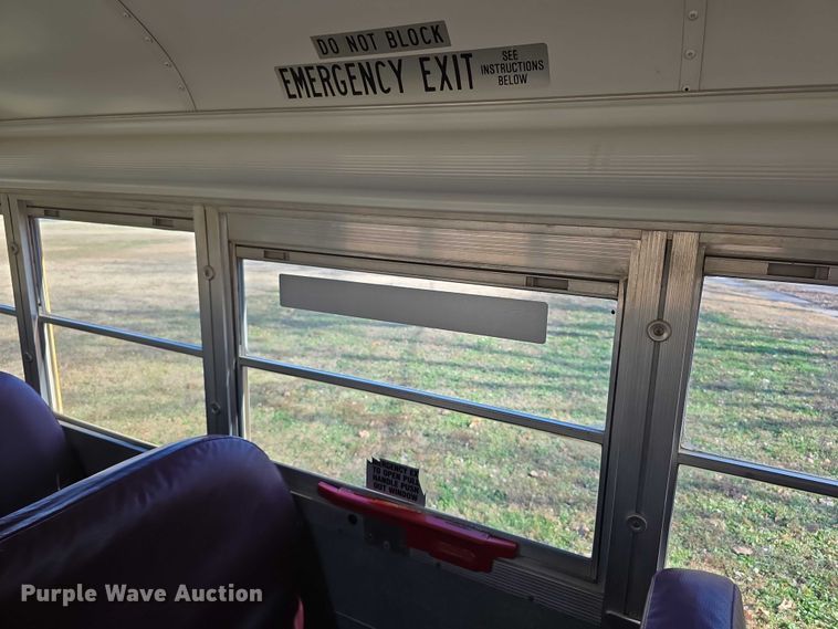 image for item FI0684 2004 Bluebird school bus