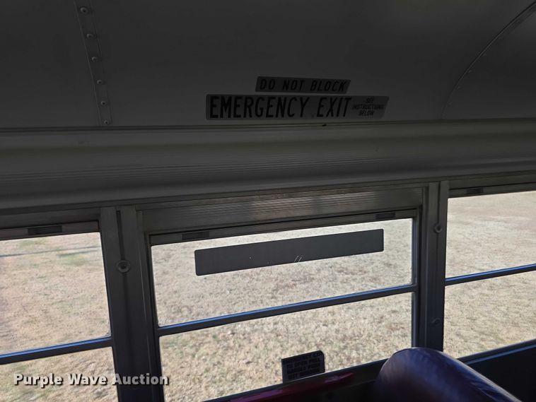 image for item FI0684 2004 Bluebird school bus