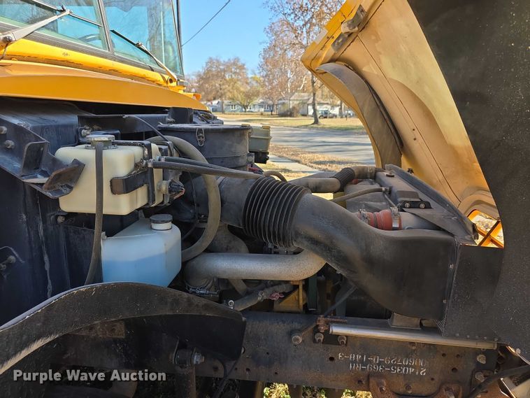 image for item FI0684 2004 Bluebird school bus