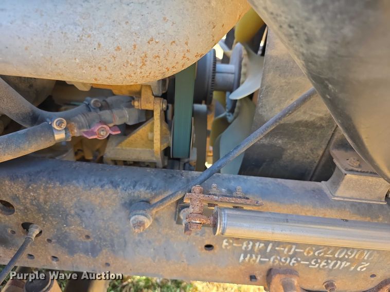 image for item FI0684 2004 Bluebird school bus