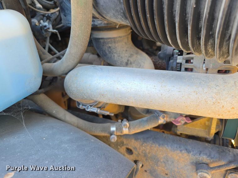 image for item FI0684 2004 Bluebird school bus