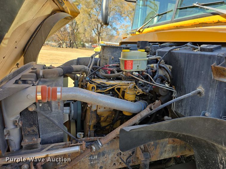 image for item FI0684 2004 Bluebird school bus