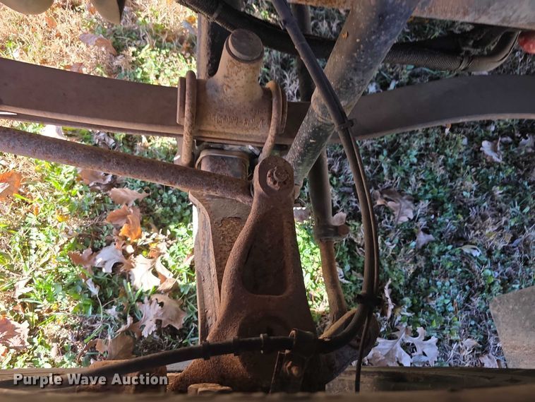 image for item FI0684 2004 Bluebird school bus