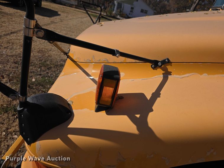 image for item FI0685 2007 Bluebird school bus