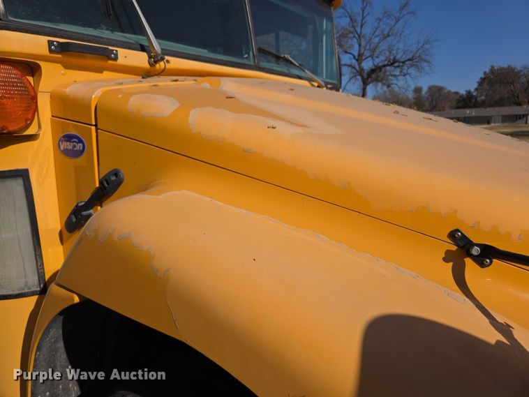 image for item FI0685 2007 Bluebird school bus