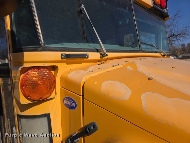 image for item FI0685 2007 Bluebird school bus