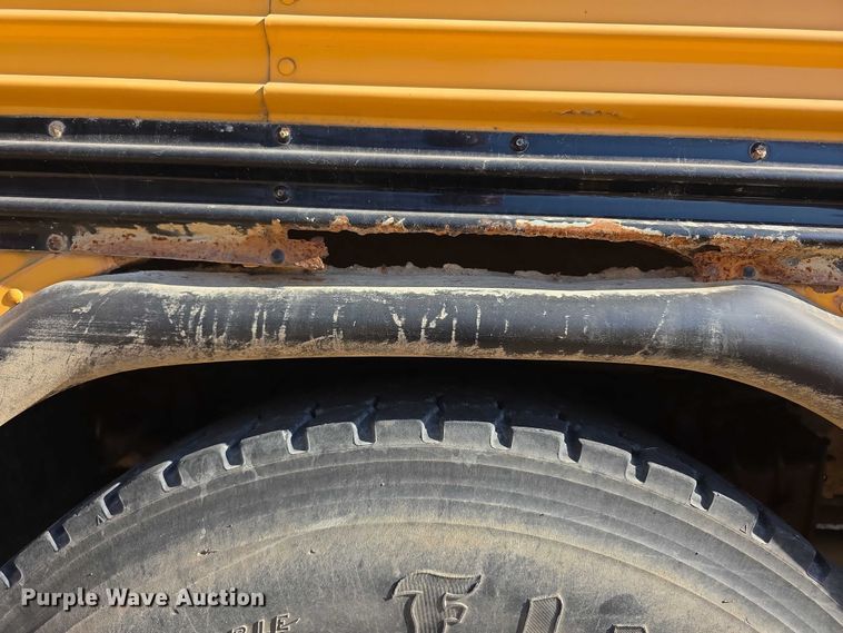 image for item FI0685 2007 Bluebird school bus