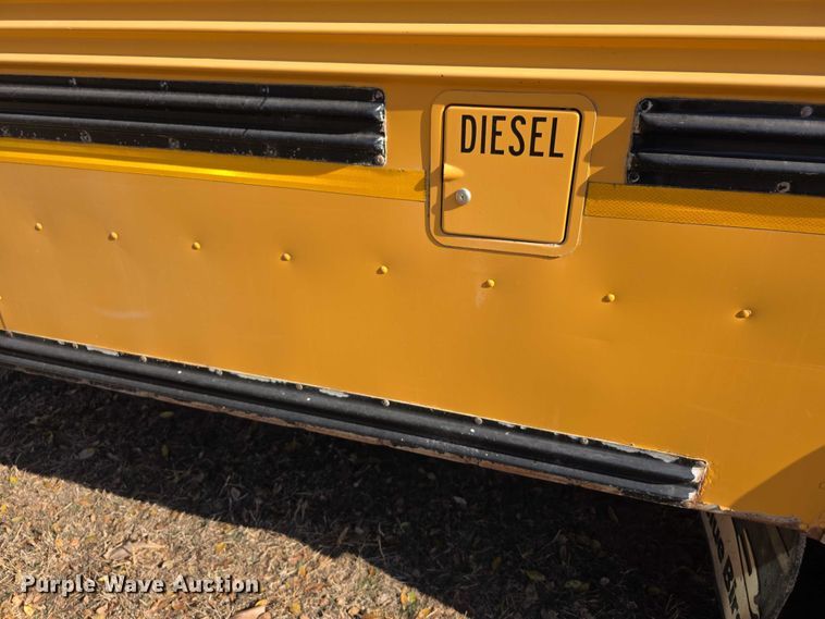 image for item FI0685 2007 Bluebird school bus