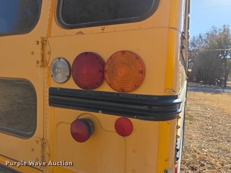 image for item FI0685 2007 Bluebird school bus