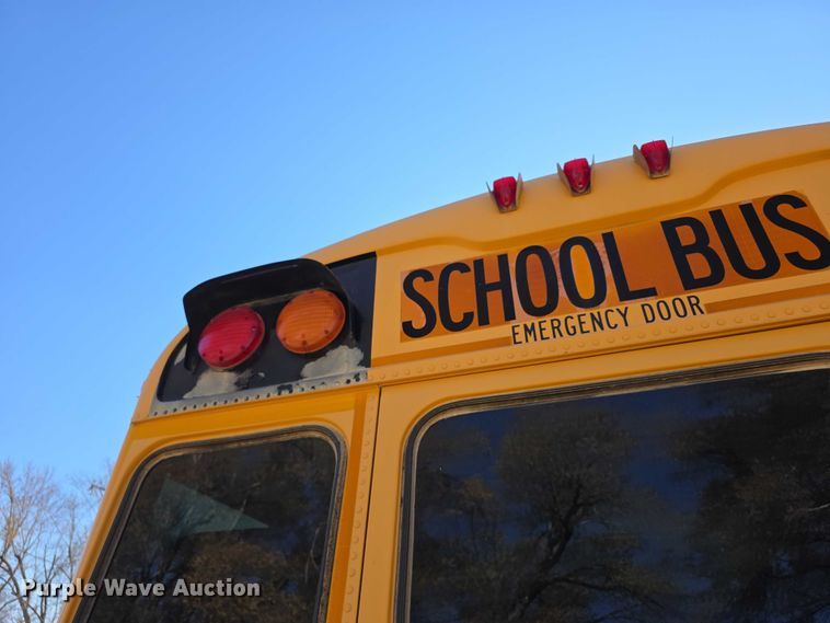 image for item FI0685 2007 Bluebird school bus